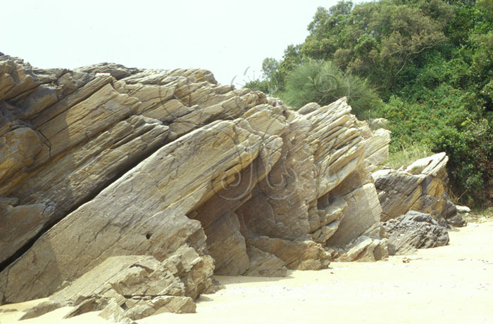 * 圖說：
				圖7.烈嶼西路矽質片岩