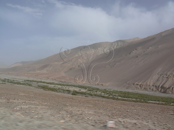 圖5. 南疆喀什一帶多紅層的地貌自然景觀。