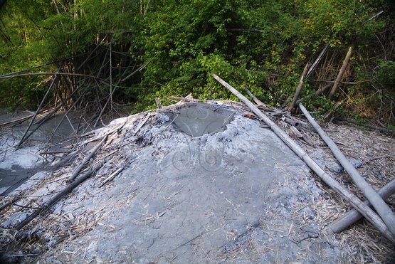 圖10.小滾水為噴泥盾式泥火山。